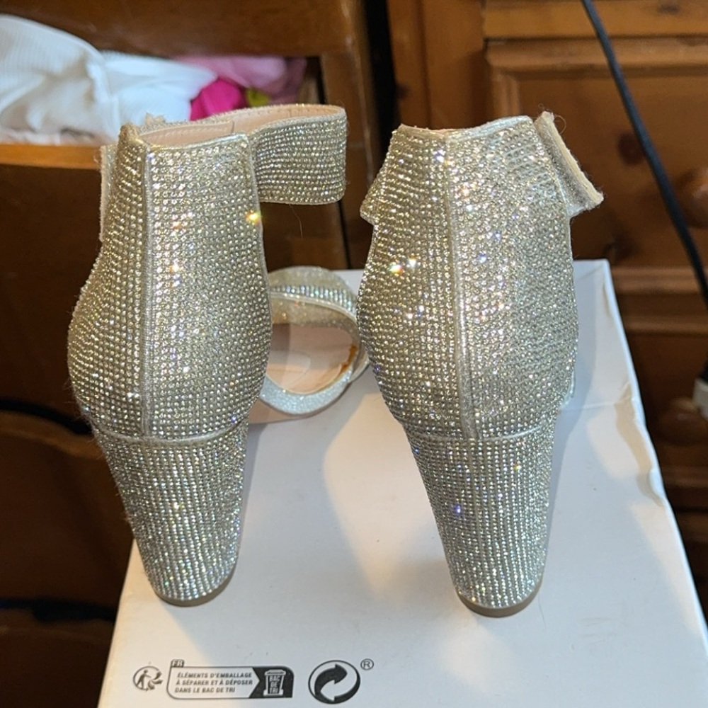 High heels - Picture 2 of 3